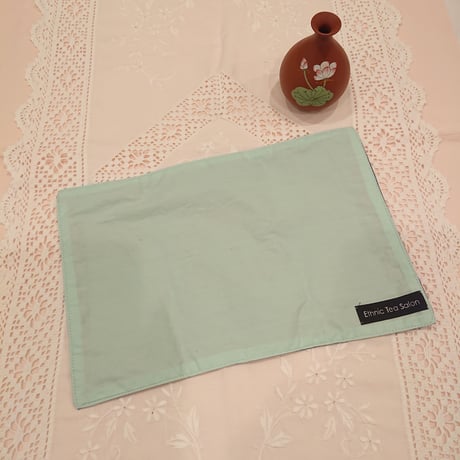 ベトナム手刺繍ハンドメイドマット2枚セット 蓮花 青色 に茶