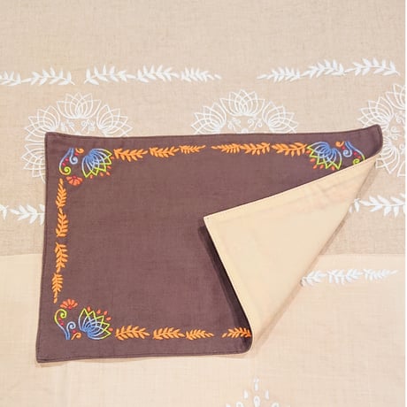 ベトナム手刺繍マット グラデーション(茶)