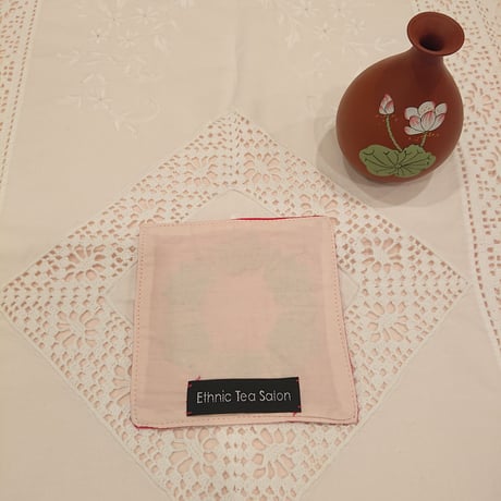 ベトナム手刺繍ハンドメイド コースター2枚セット 蓮花 赤色 に茶