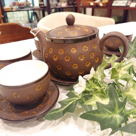 ベトナム バッチャン焼き 茶器セット シックなチョコレート色 オレンジの花