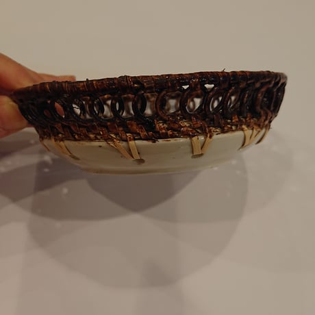 籐付きボウル皿 小 ベトナム バッチャン焼き