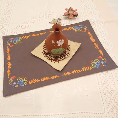 ベトナム手刺繍マット グラデーション(茶)