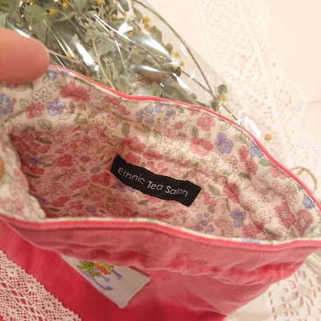手刺繍イニシャルE 巾着