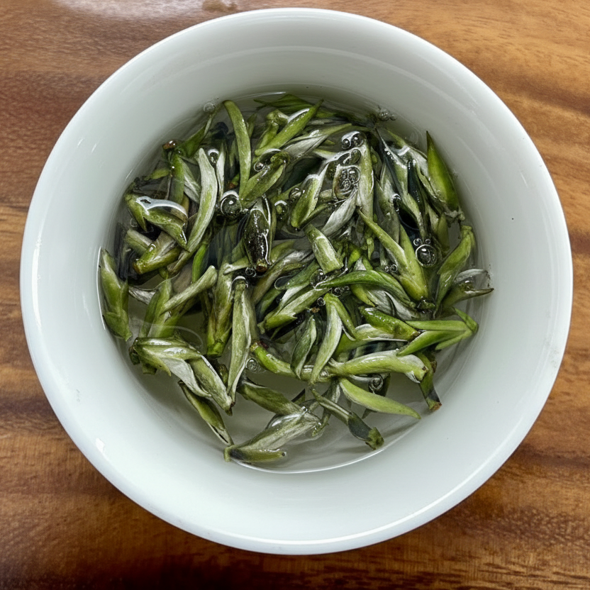Suoi Giang Old Tree Snow Tea (Tea made from only new buds) 15g
