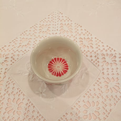 Vietnam Bat Trang ware teacup with chrysanthemum pattern (red)