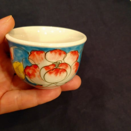 Vietnamese Bat Trang ware, set of 2 teacups, hibiscus pattern, blue