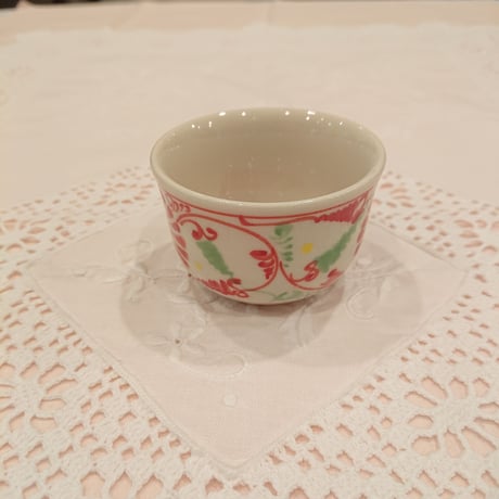 Vietnam Bat Trang ware teacup with chrysanthemum pattern (red)