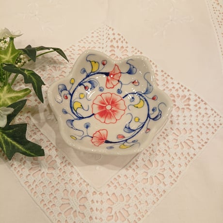 Vietnam Bat Trang Pottery Flower Shape Tray